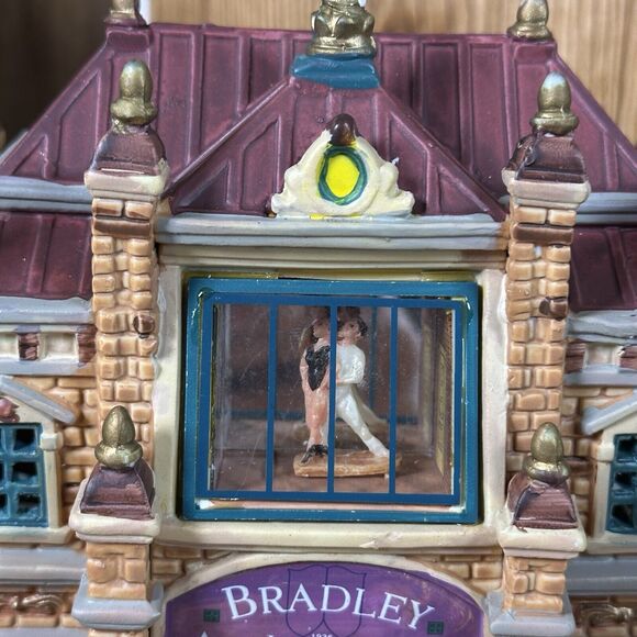 Lemax Village Collection Caddington Village Bradley Academy of Arts Building - Picture 13 of 16